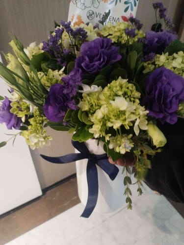 Liliana C. review of Ramito de Violetas - Lisianthus Morado